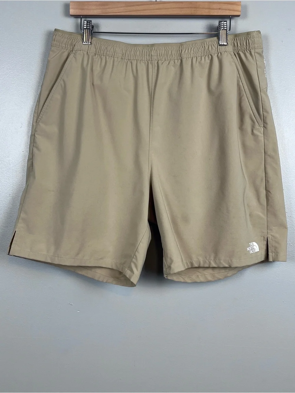 The North Face Men's Wander 2.0 Hybrid Shorts Size L Activewear, Outdoor, Hiking
